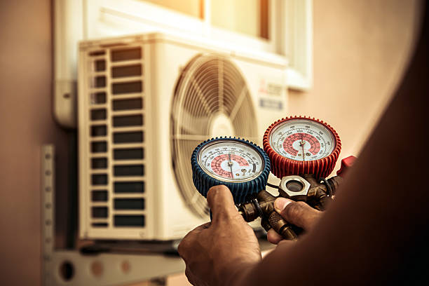 Professional Hvac Installation technician working in Verona, MS